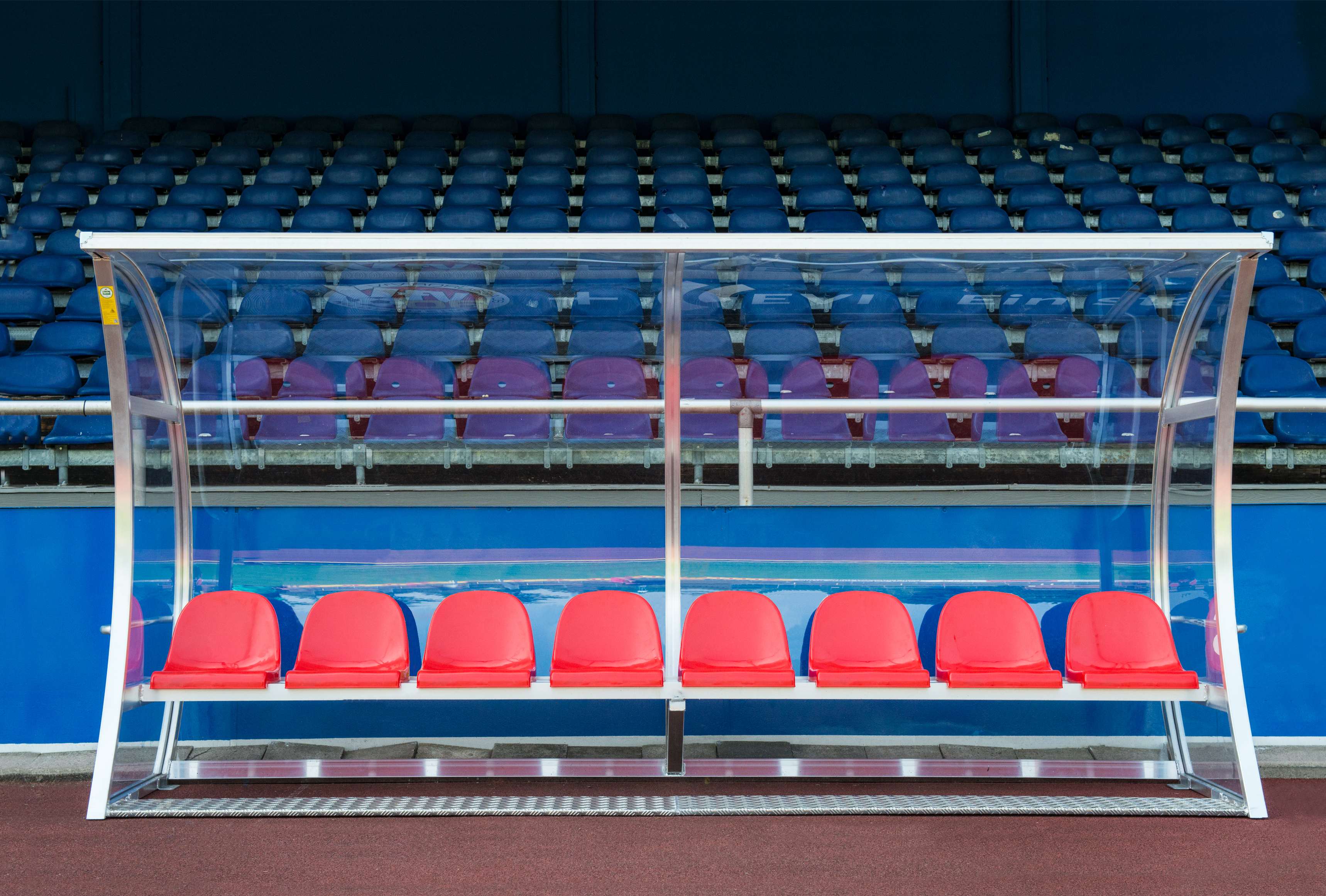 Sportpoland 09019 Zdjęcie produktu 2 - LAWKA REZERWOWYCH KABINA DLA ZAWODNIKOW EXCLUSIVE 3