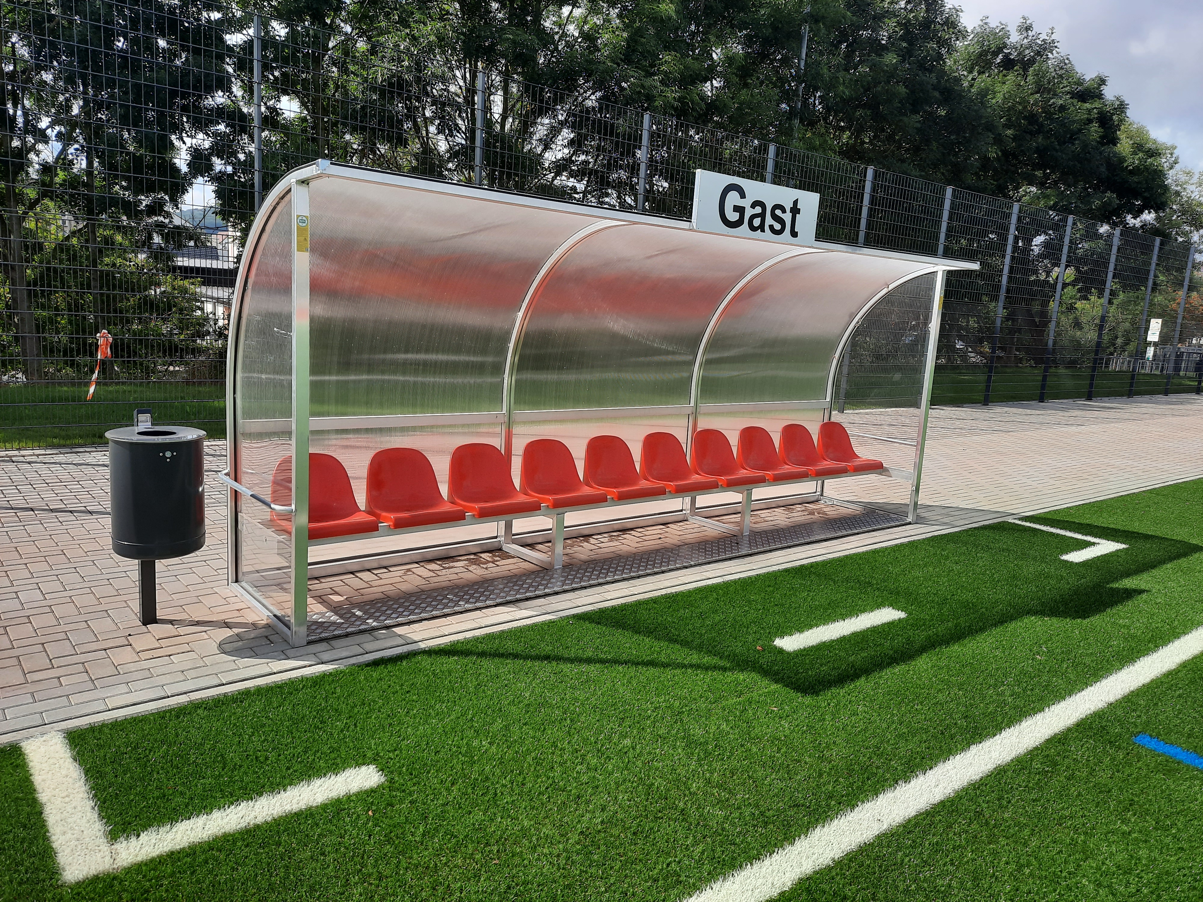 Sportpoland 09019 Zdjęcie produktu - LAWKA REZERWOWYCH KABINA DLA ZAWODNIKOW EXCLUSIVE 1