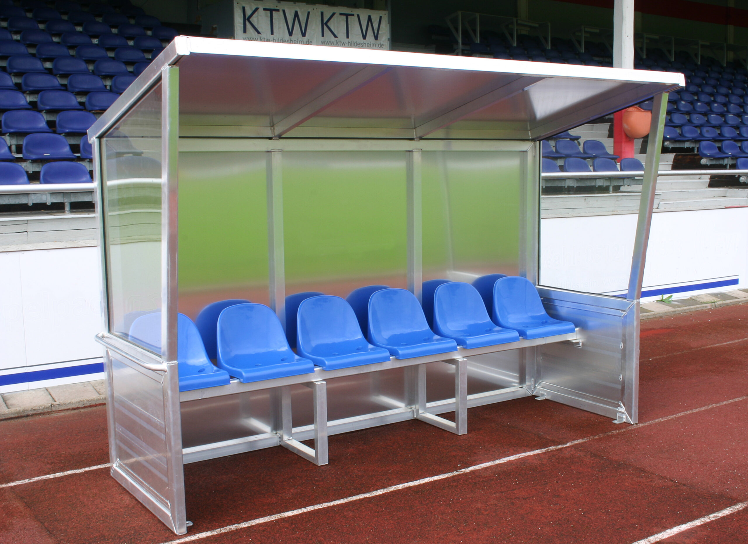 Sportpoland 09019 Zdjęcie produktu - LAWKA REZERWOWYCH KABINA DLA ZAWODNIKOW EXCLUSIVE 1