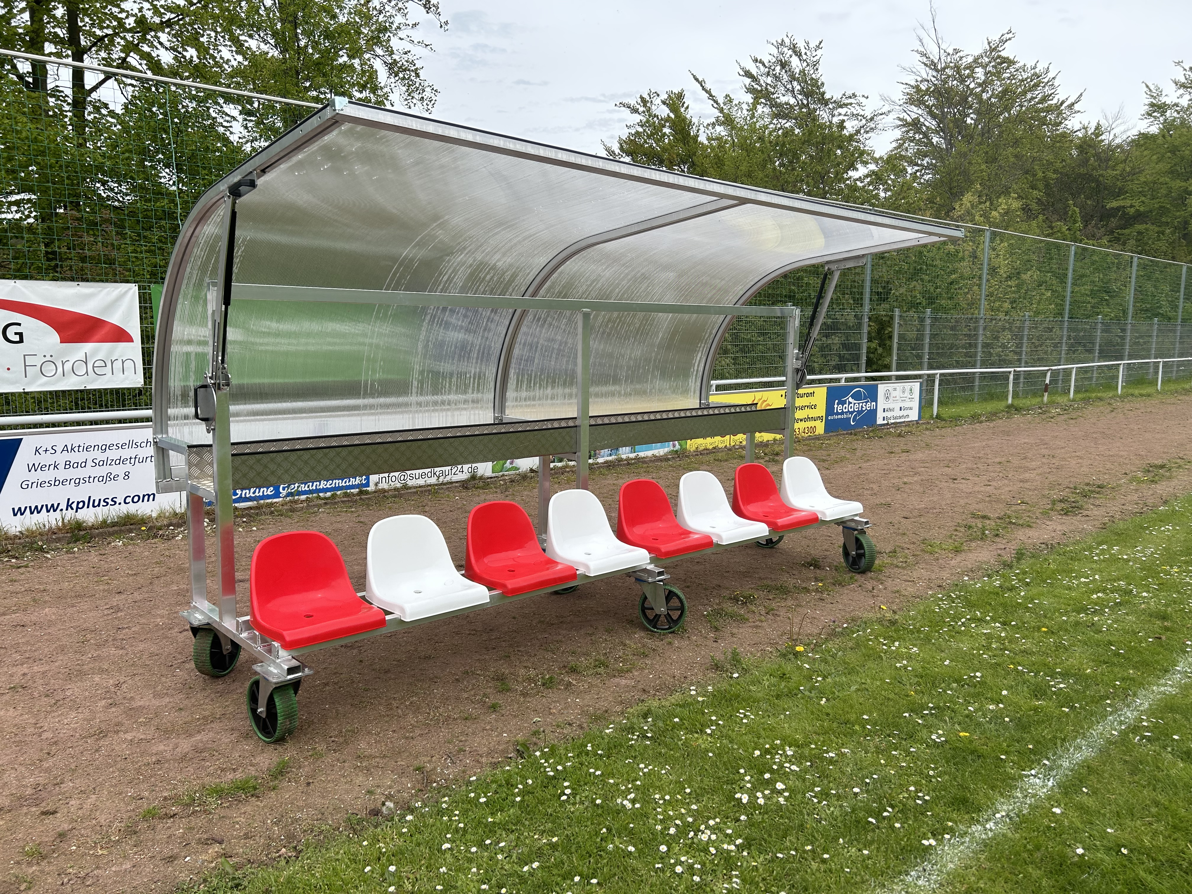 Sportpoland 09019 Zdjęcie produktu - LAWKA REZERWOWYCH KABINA DLA ZAWODNIKOW EXCLUSIVE 1