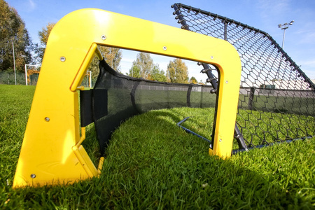 Trenażer do strzałów i podań Powershot Master Play Football Rebounder